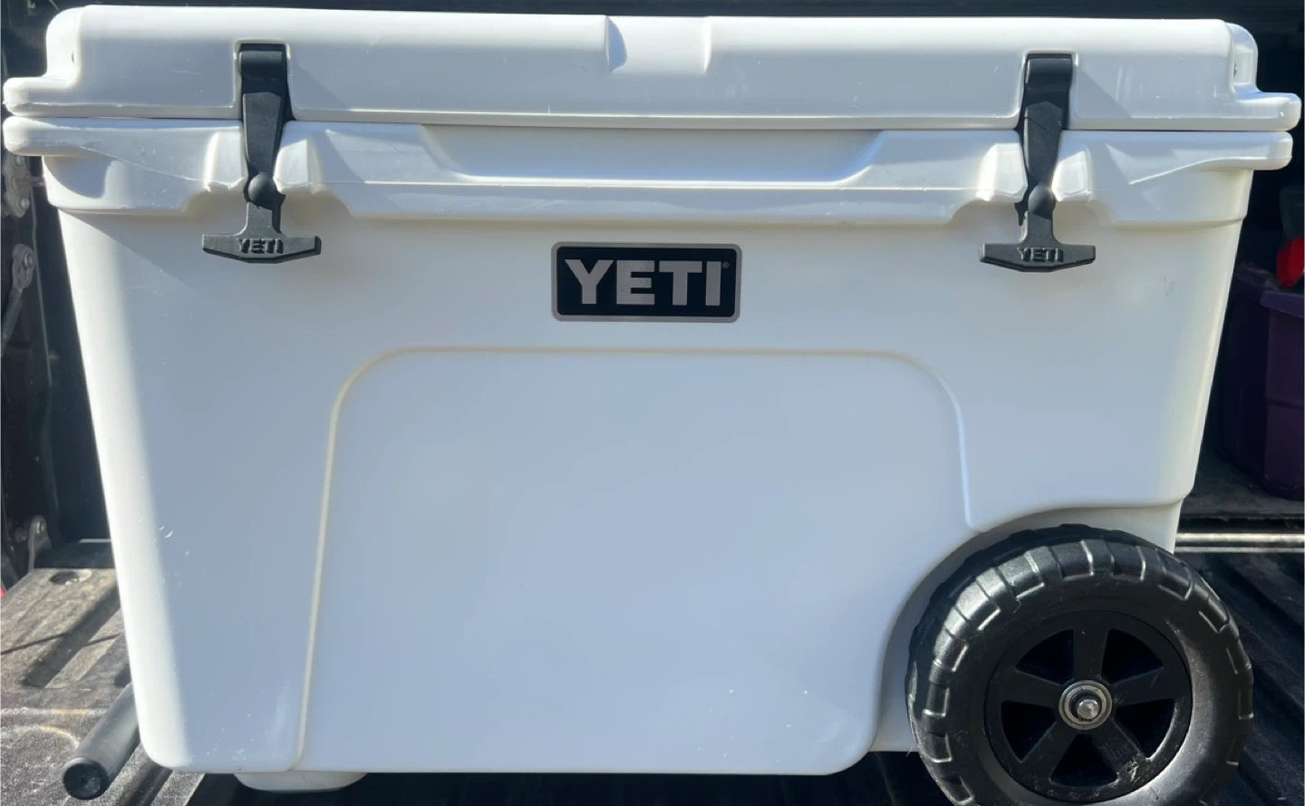 Yeti Tundra Haul Wheeled Cooler (White)