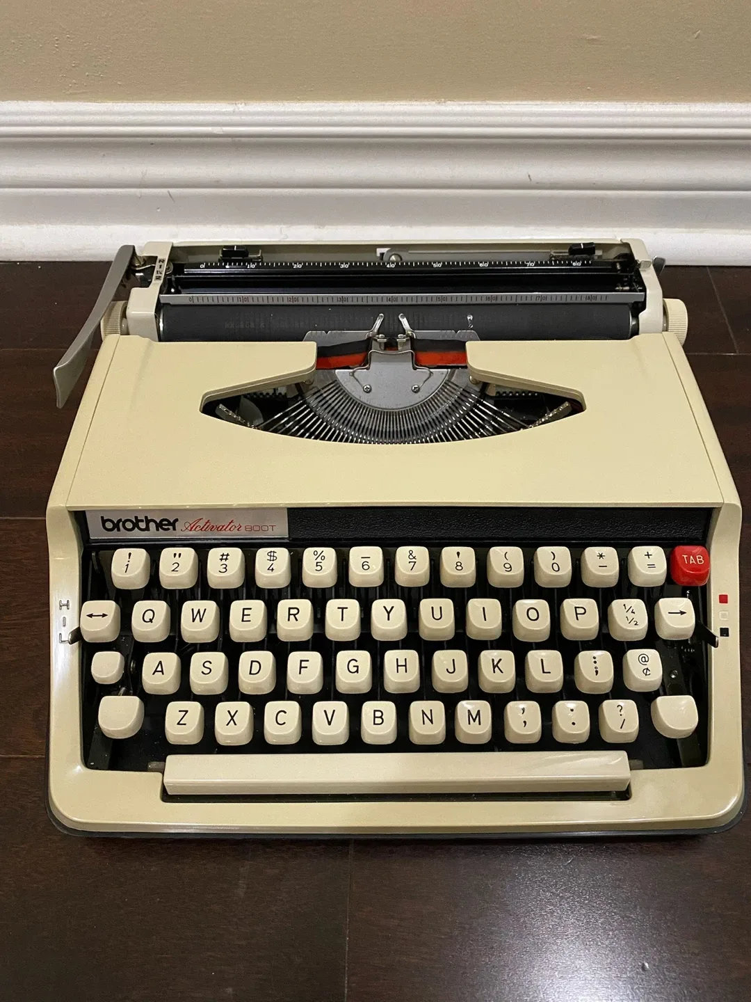 Brother Activator 900T Typewriter with Case thumbnail