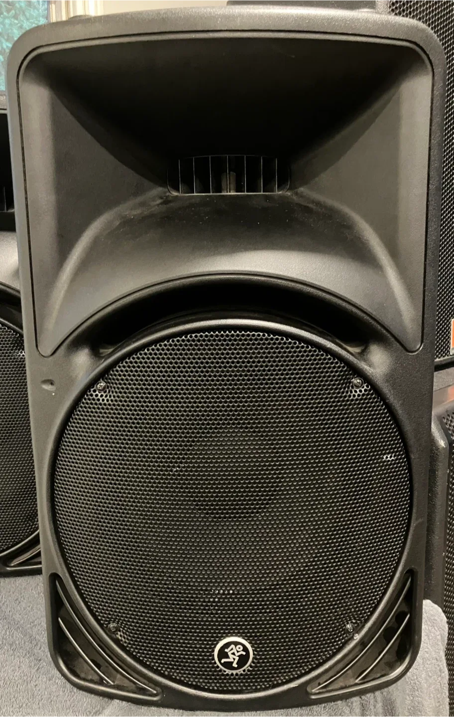 Mackie C300Z 12" 2-Way Passive SR Loudspeaker image indicator(2)