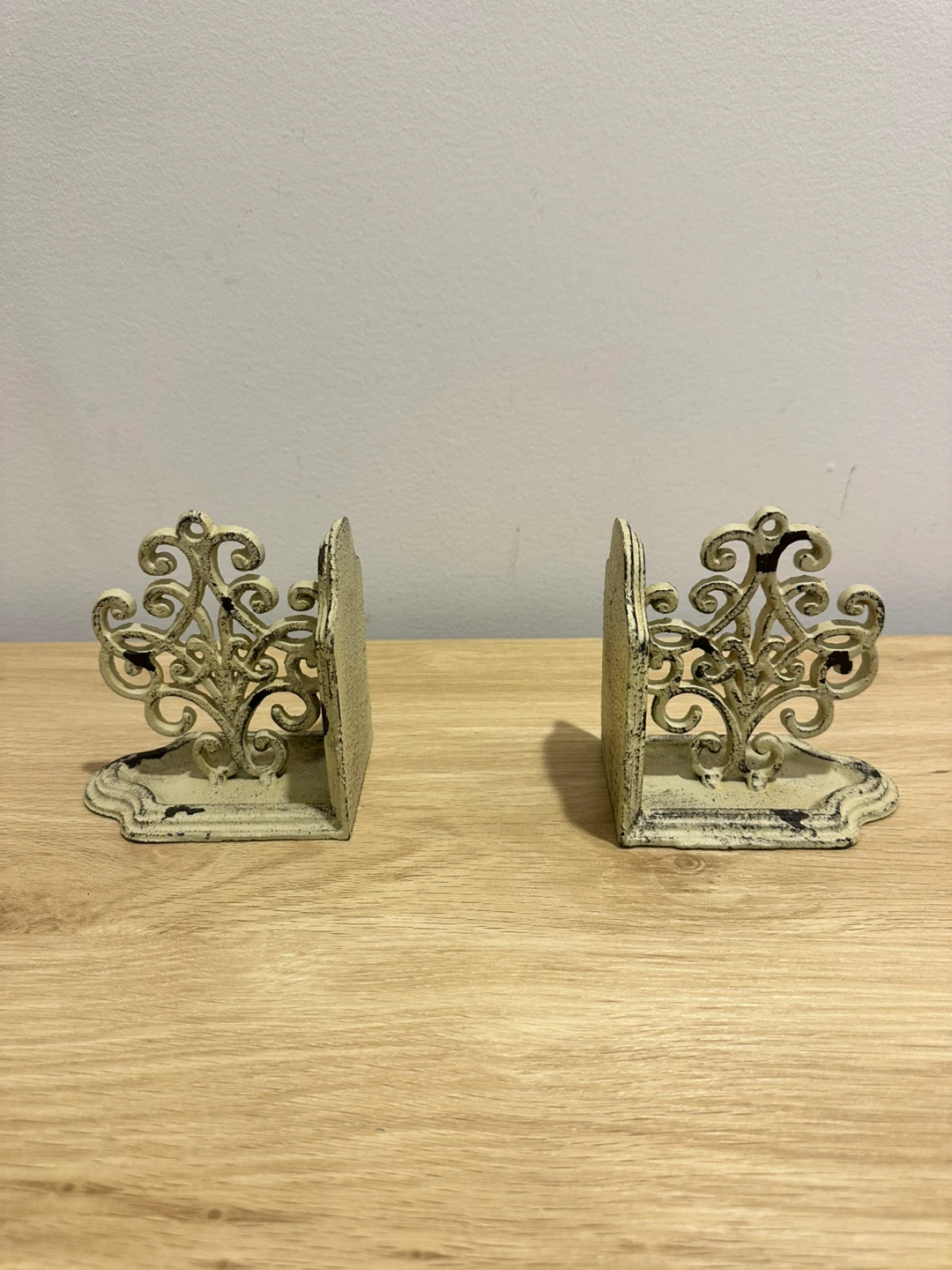 Decorative Metal Bookends - photo 2
