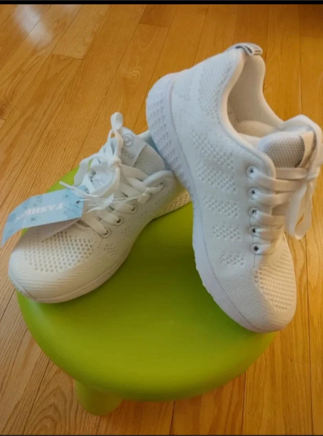 Yuecci White Fashion Sneakers - New image indicator(3)