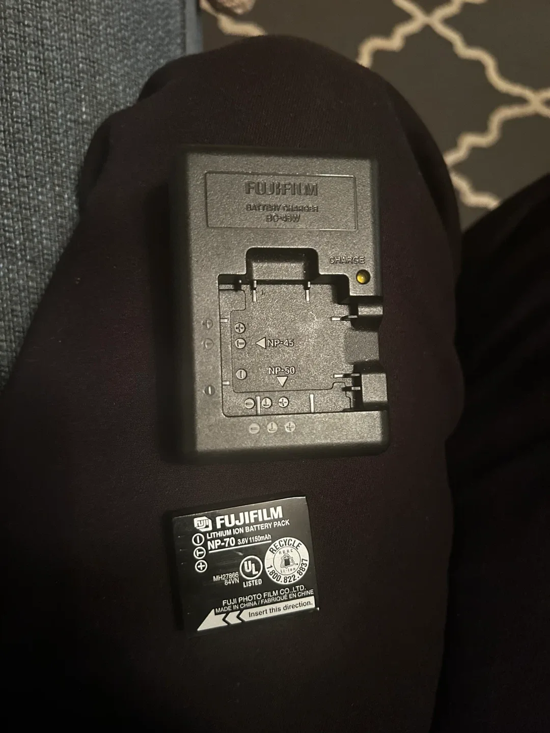 Fujifilm Battery Charger BC-45W with NP-70 Battery 🥕 thumbnail