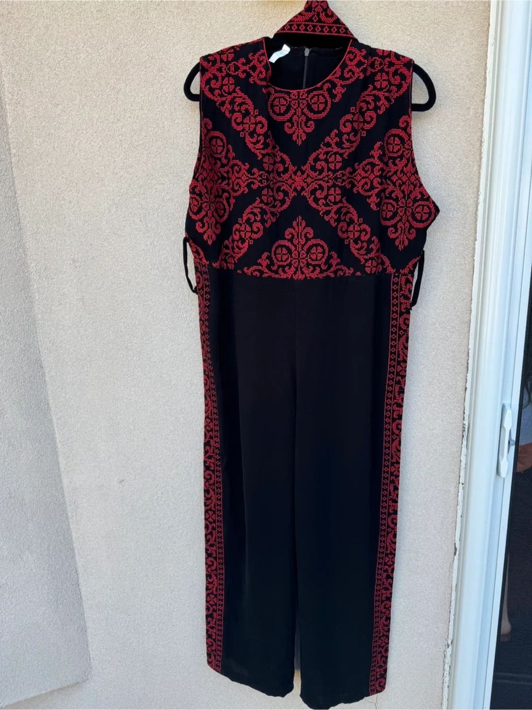 Embroidered Thobe Dress - Size M image indicator(2)