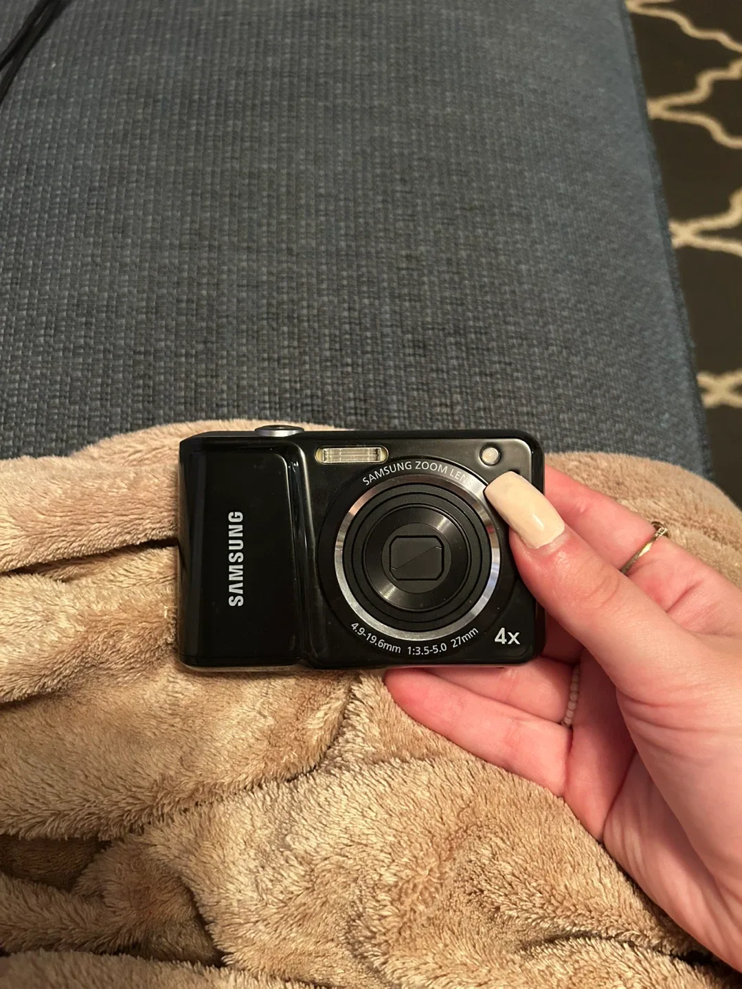 Samsung ES25 Zoom 4x Digital Camera🥕 thumbnail