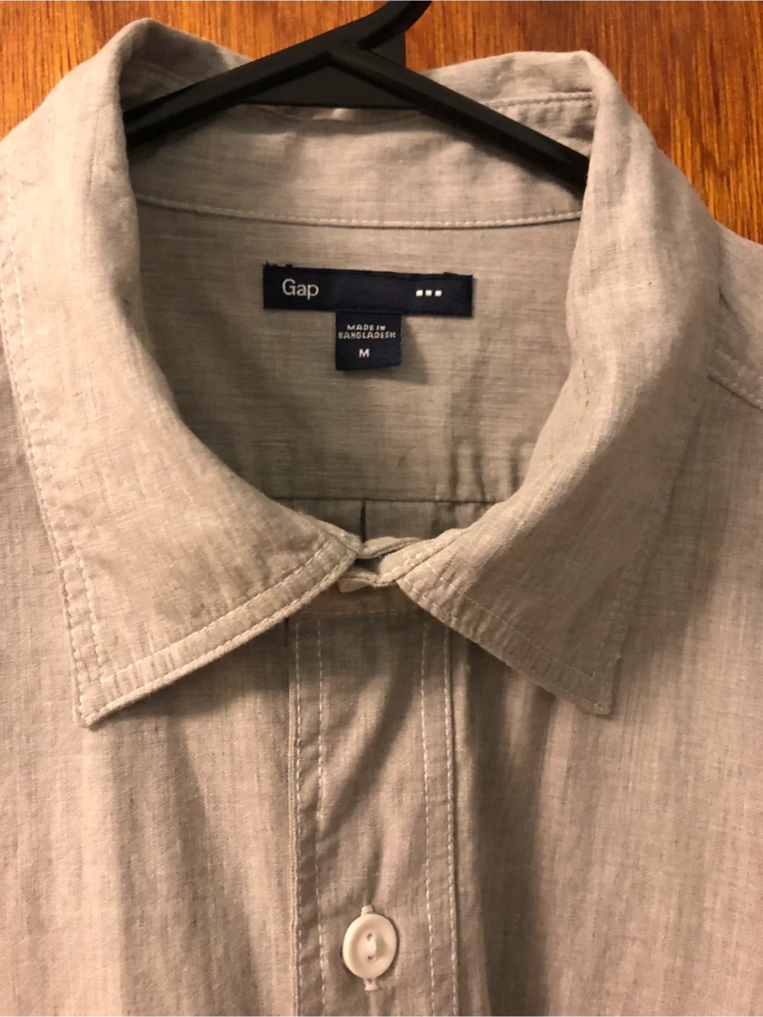 🥕GAP Men's Button Down Shirt - Size M image indicator(2)