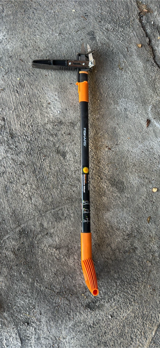 Fiskars D-handle Stand-up Weeder 3-claw - photo 3