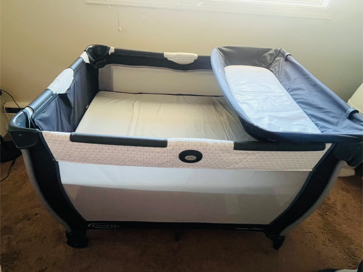 Graco Pack 'n Play Playard with Bassinet - photo 2