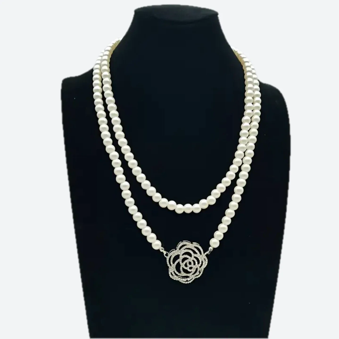 NEW Faux Pearl Necklace with Rose Pendant image indicator(4)