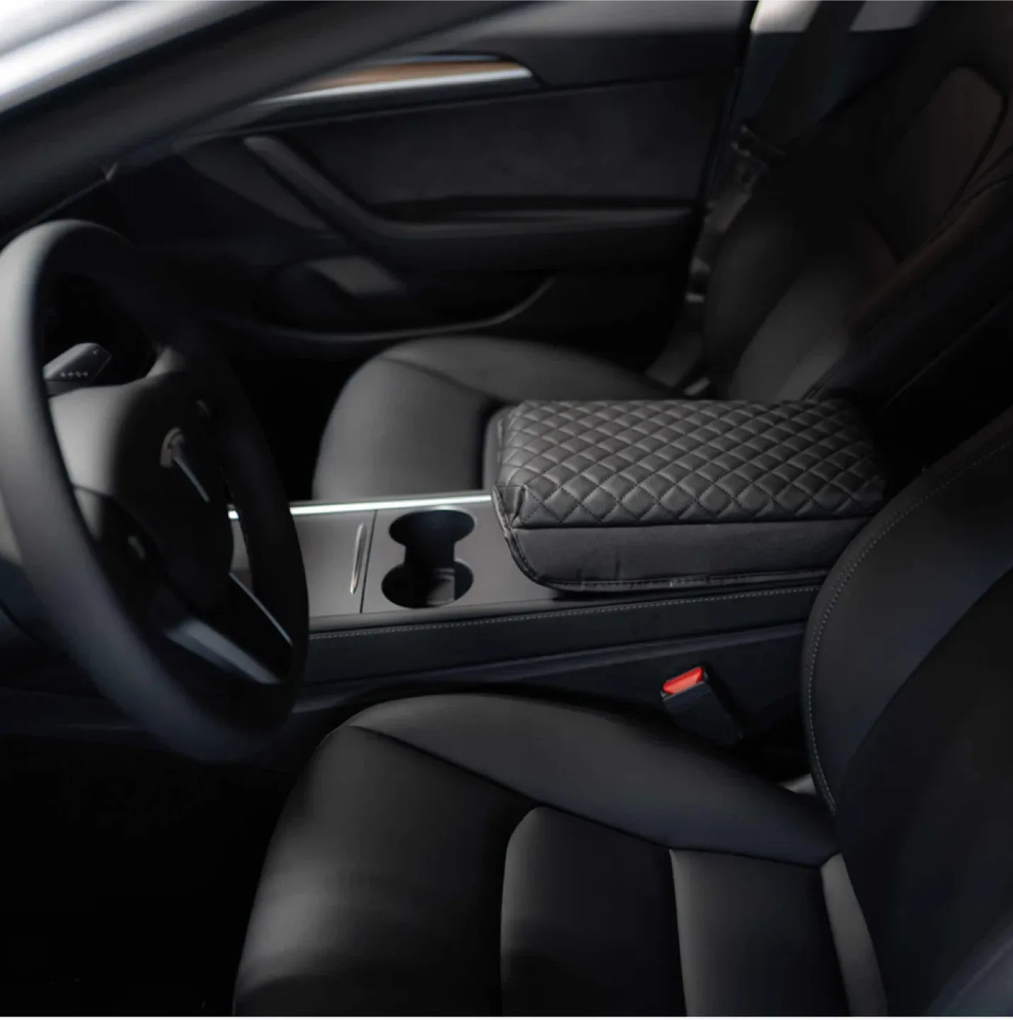 Tesla Model 3/Y Diamond-Stitch Armrest Cover image indicator(2)