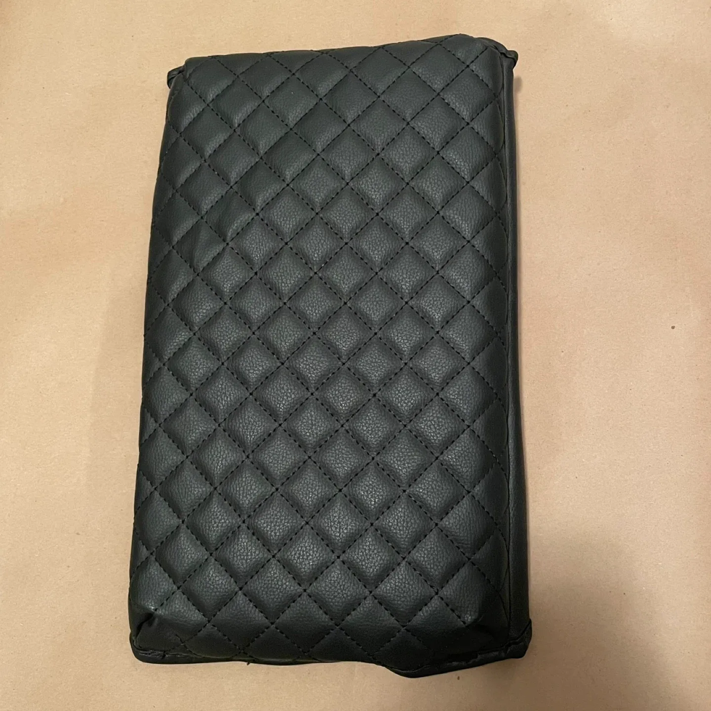 Tesla Model 3/Y Diamond-Stitch Armrest Cover image indicator(3)