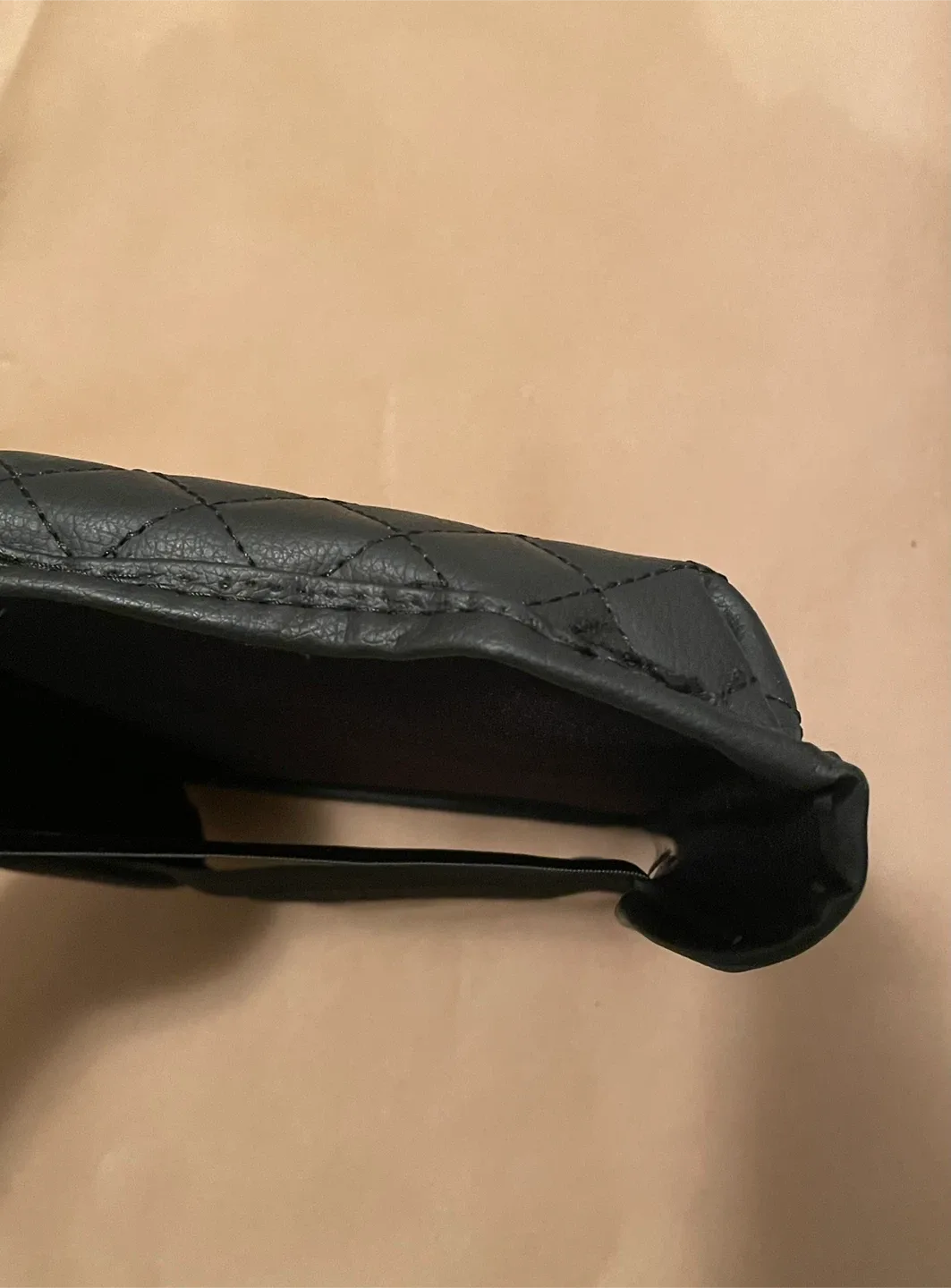 Tesla Model 3/Y Diamond-Stitch Armrest Cover image indicator(7)