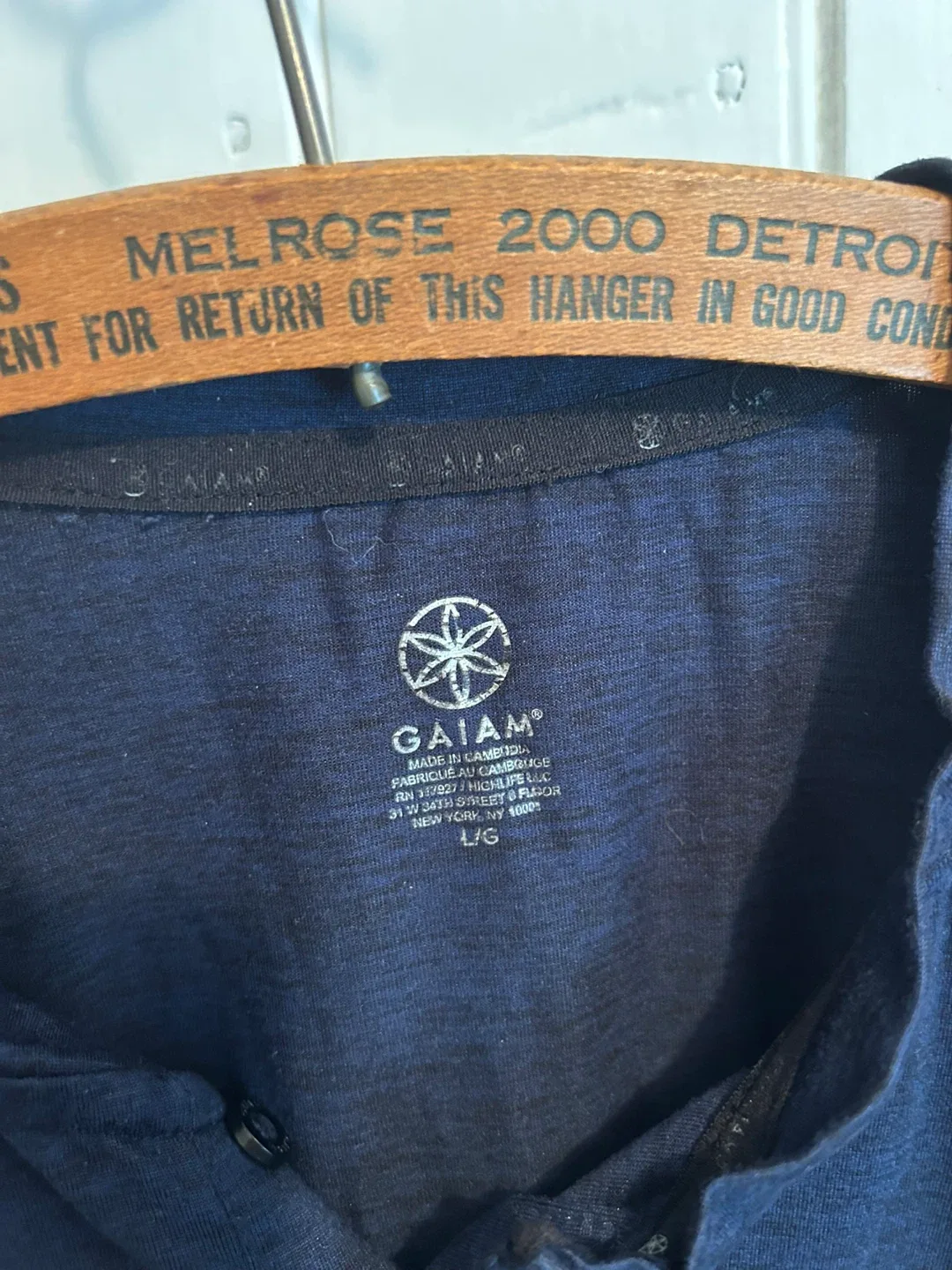 Gaiam Men's Long Sleeve top - Large image indicator(3)