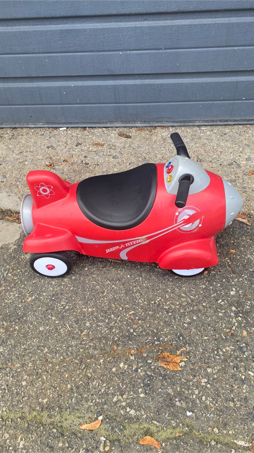 Radio Flyer Red Plane Ride-On Toy - photo 2