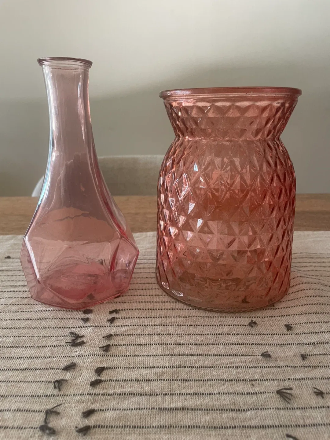 🥕Pink Glass Vases - Set of 2 thumbnail