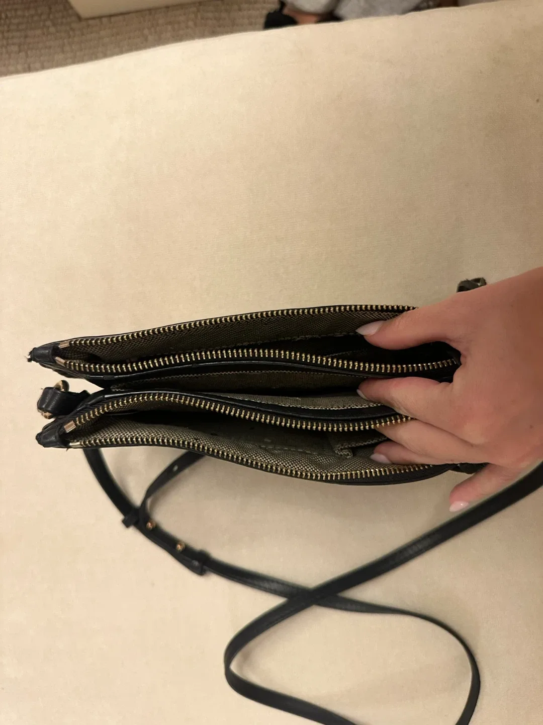 Vince Camuto Black Leather Crossbody Bag image indicator(5)