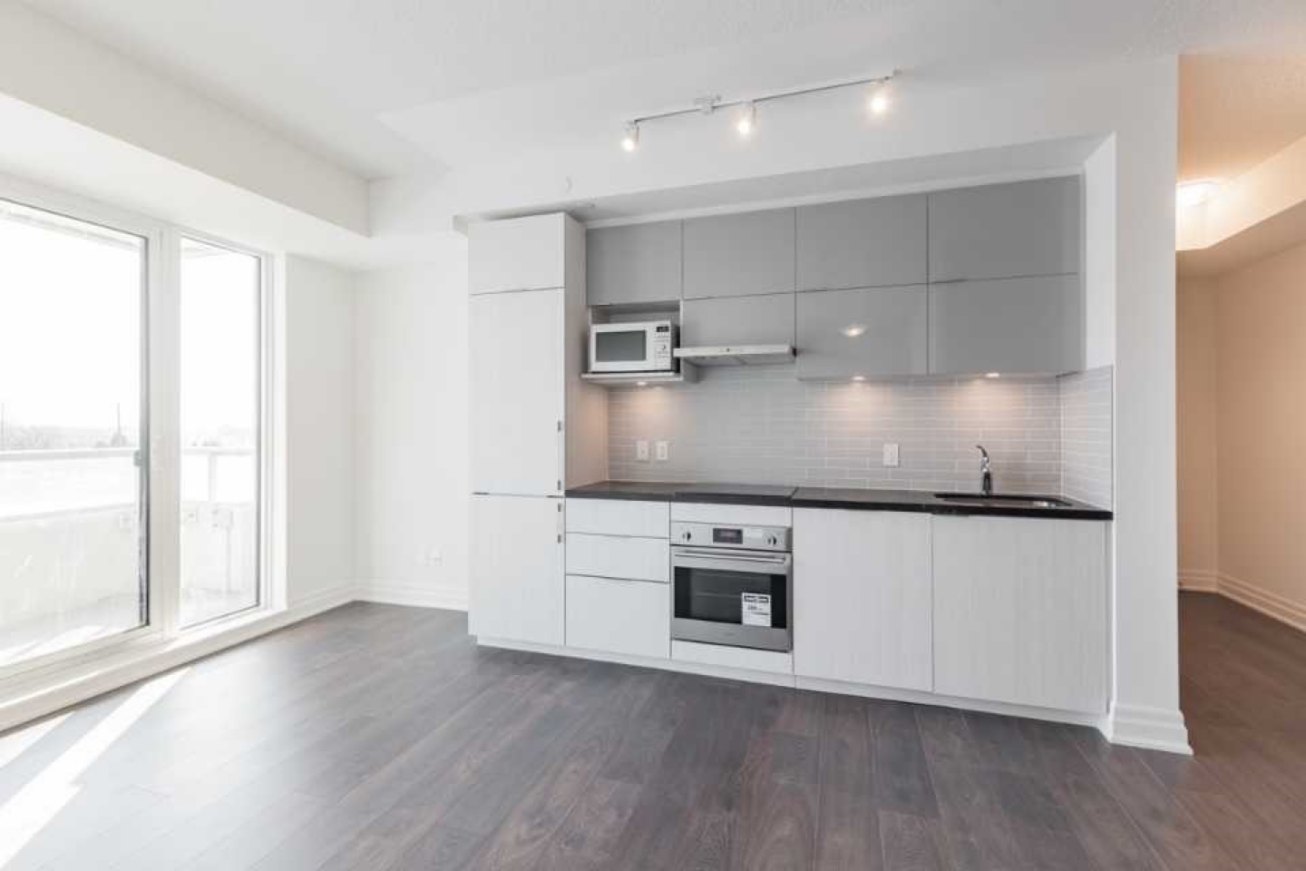 1 Bedroom + 1 Den Condo Unit for rent - photo 3