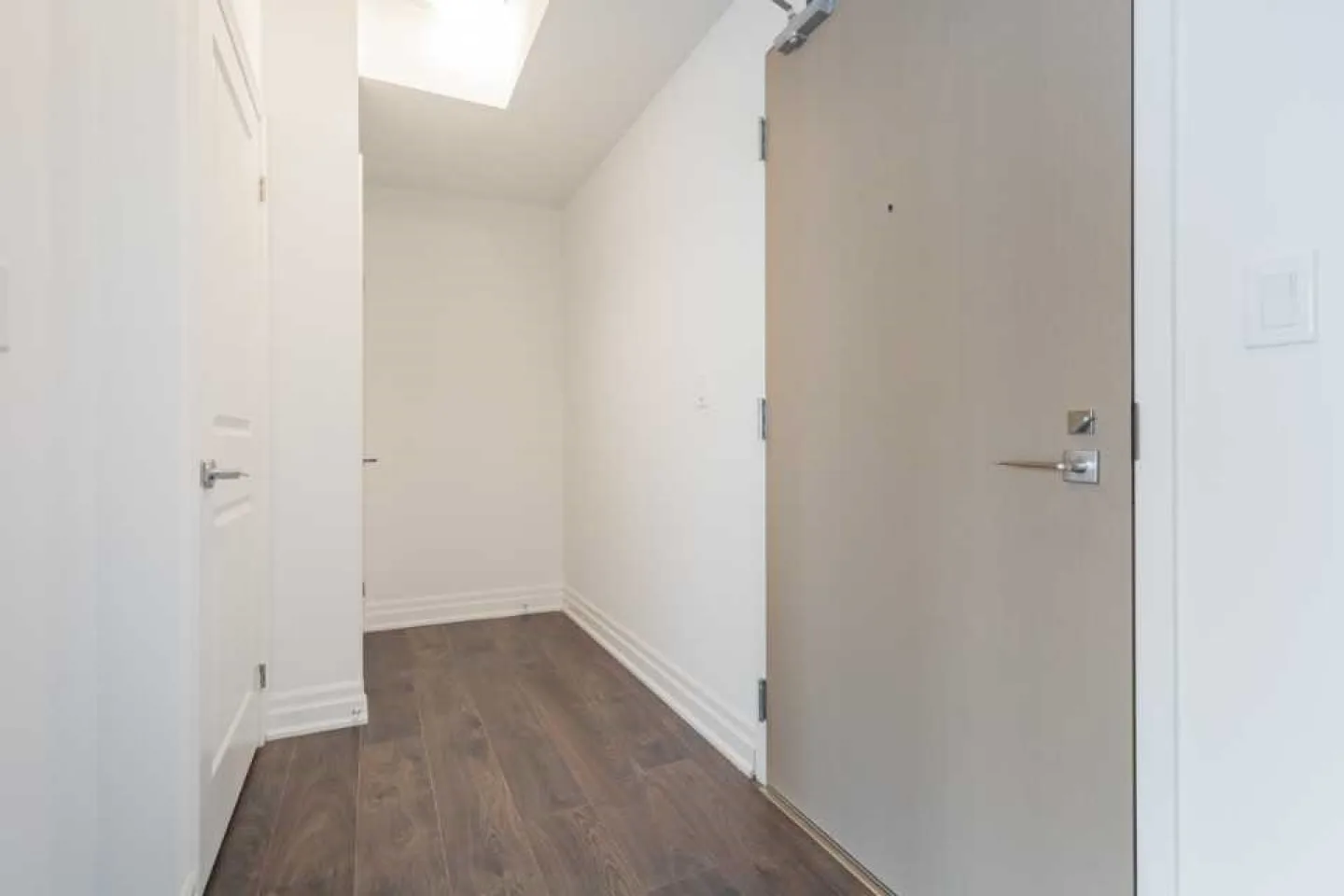 1 Bedroom + 1 Den Condo Unit for rent image indicator(6)