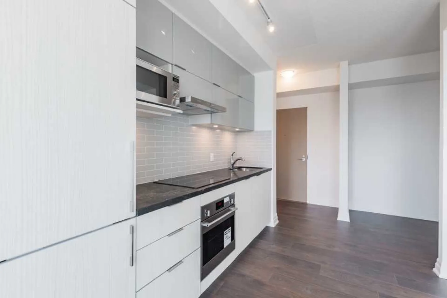 1 Bedroom + 1 Den Condo Unit for rent image indicator(5)