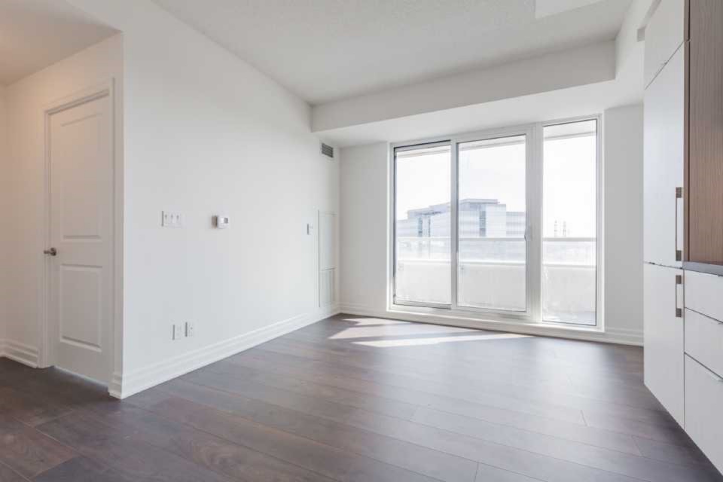 1 Bedroom + 1 Den Condo Unit for rent - photo 4