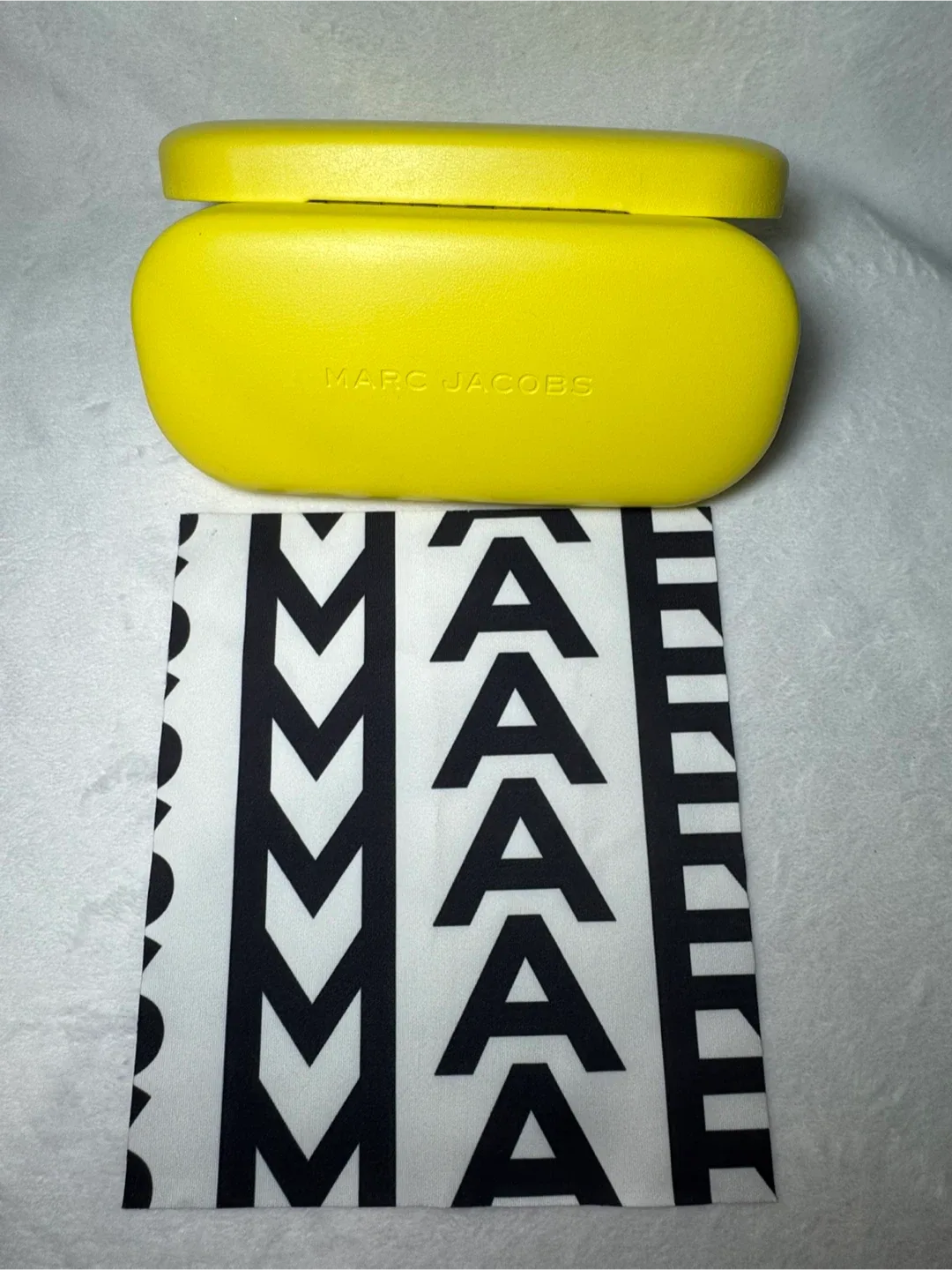 NEW Marc Jacobs Bright Yellow Eyeglasses Case