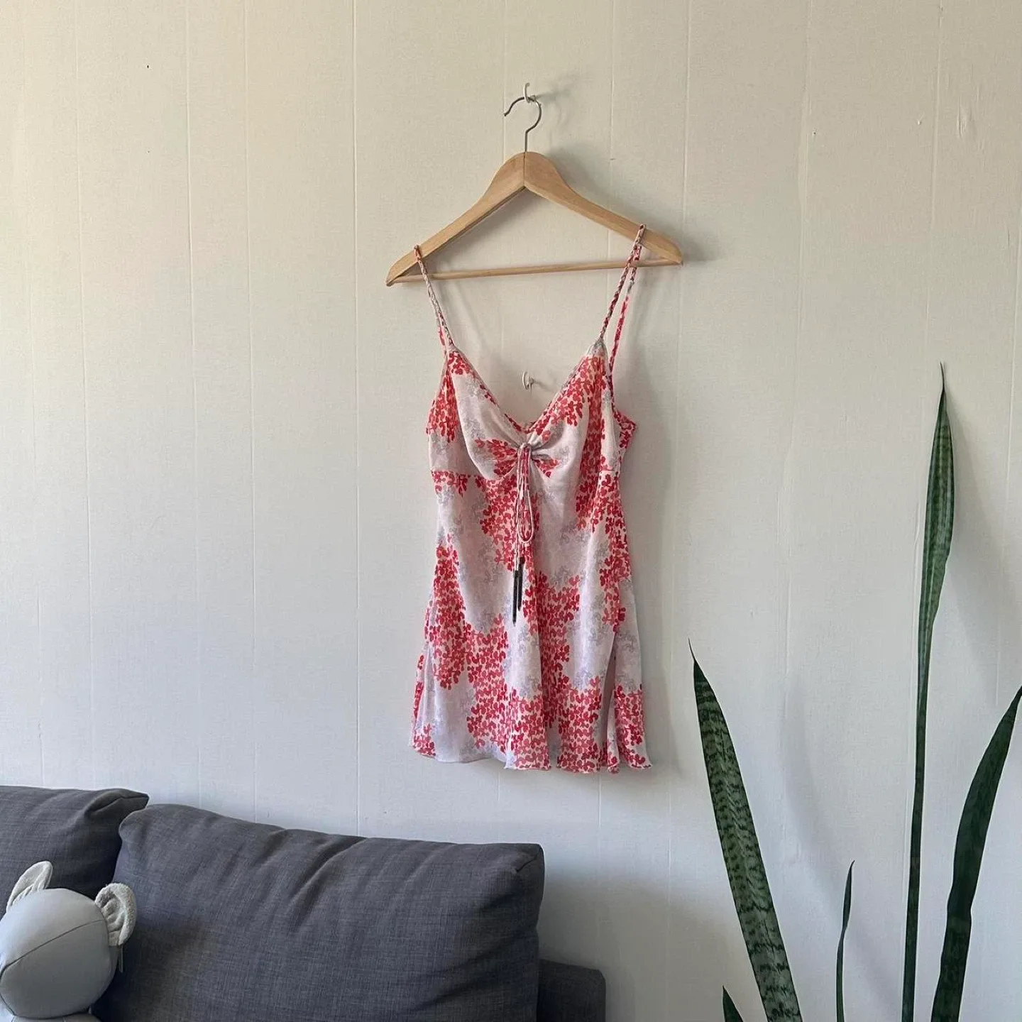Red and white floral v-neck cami top image indicator(3)