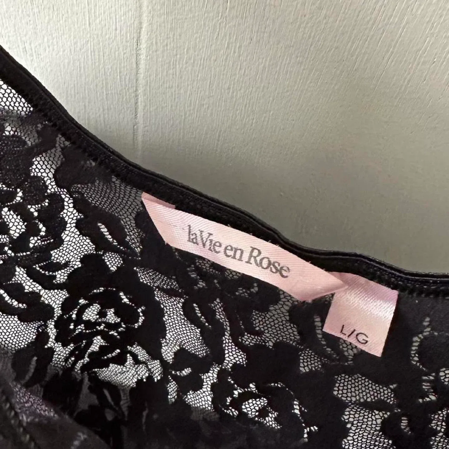 Black sheer lace cami top image indicator(7)