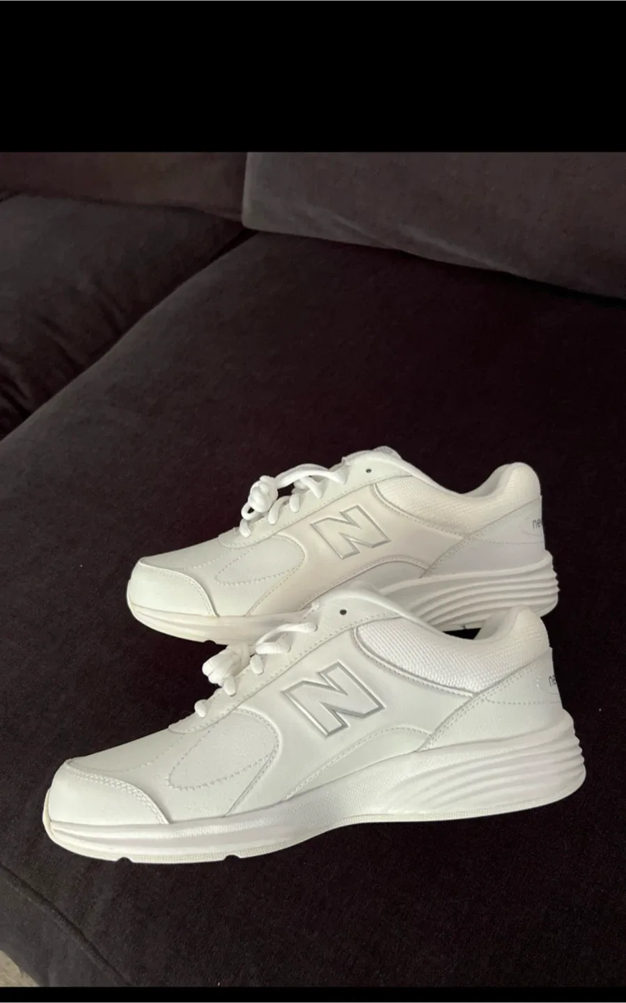 New Balance Running Shoes size 9 - 4E image indicator(2)