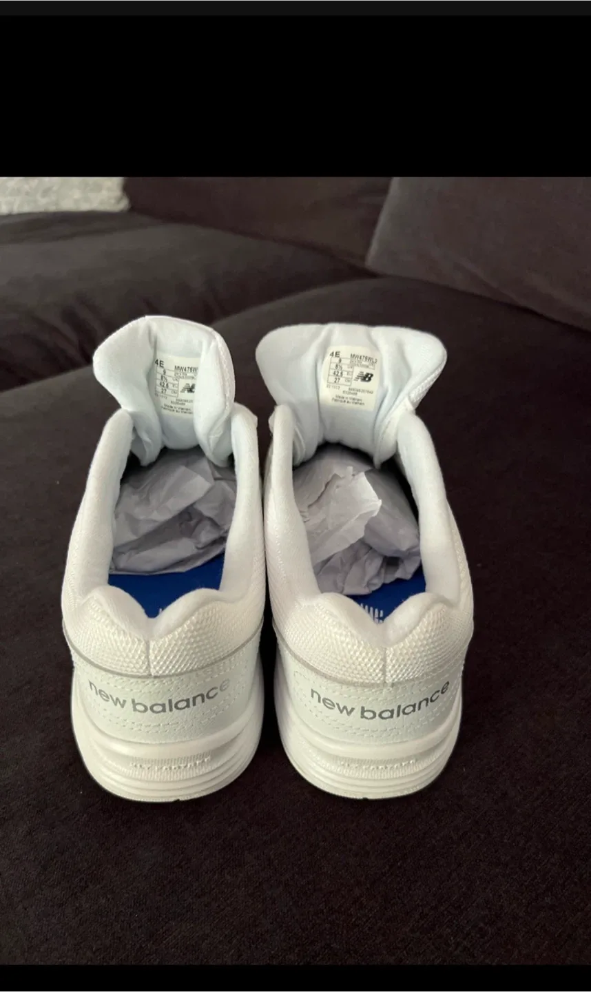 New Balance Running Shoes size 9 - 4E image indicator(5)