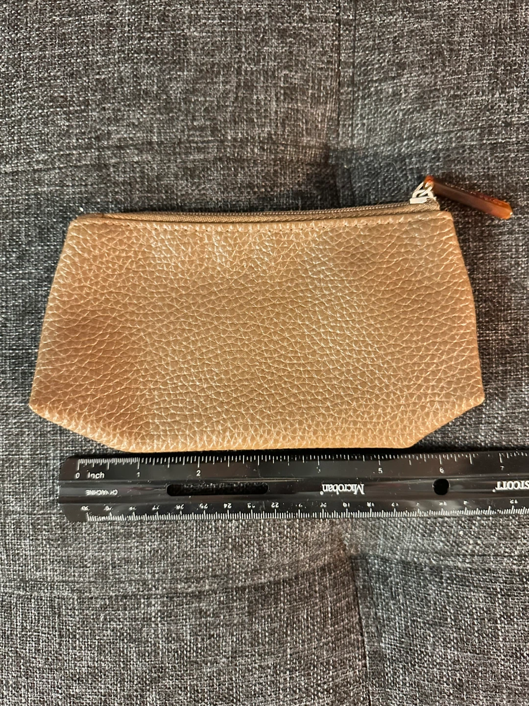 Estée Lauder Faux Leather Pouch - photo 2