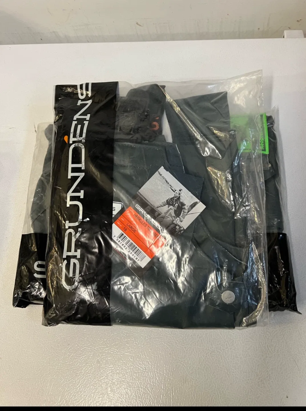 Grundens Herkules Commercial Fishing Bib Pants & jacket Sz L image indicator(3)