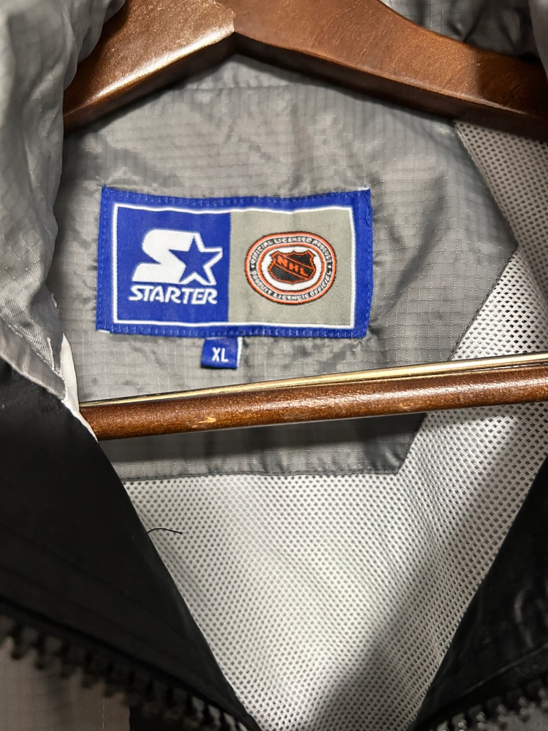 Starter Toronto Maple Leafs Jacket - Size XL - photo 2