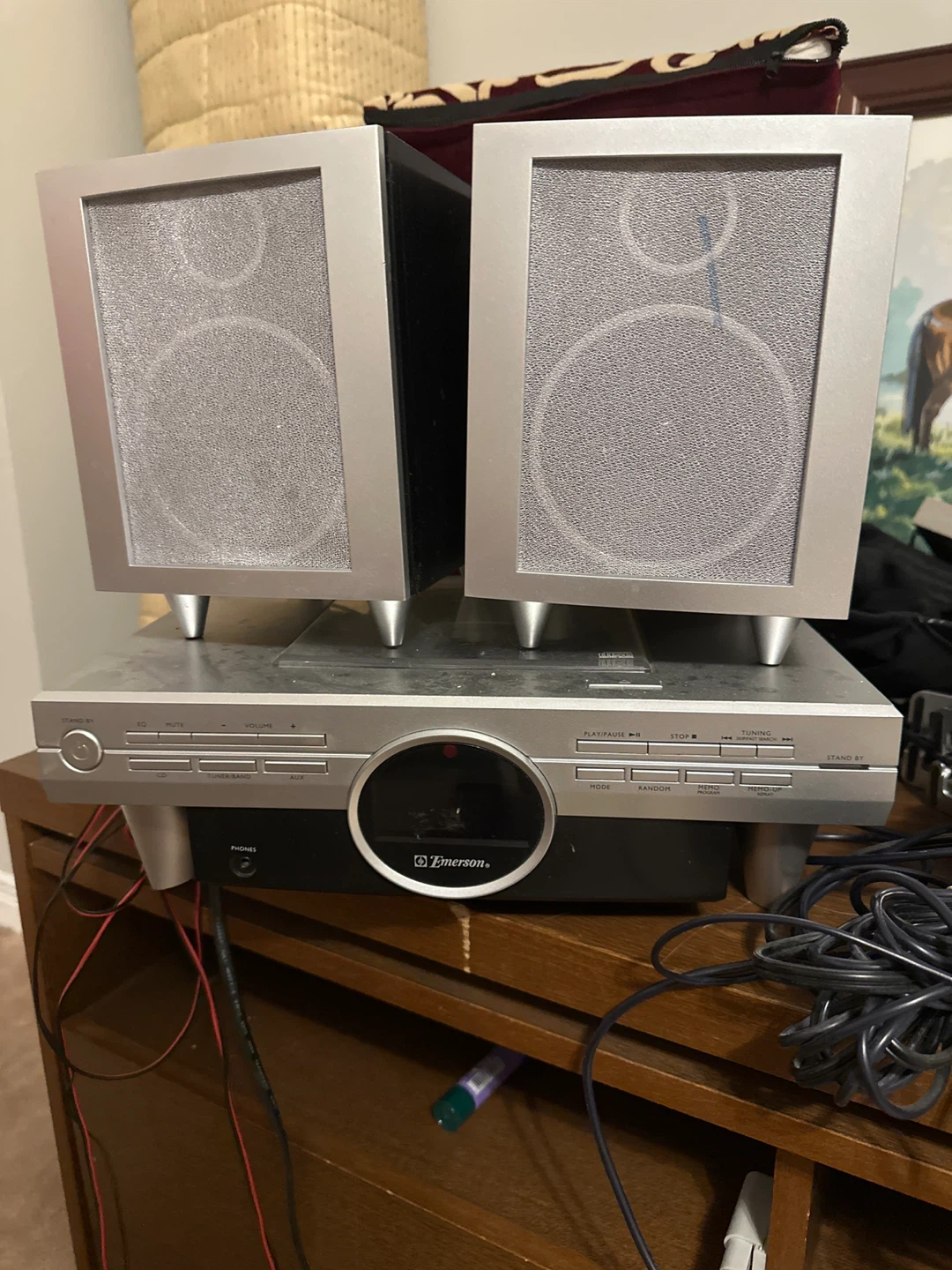 Emerson Stereo System with Speakers