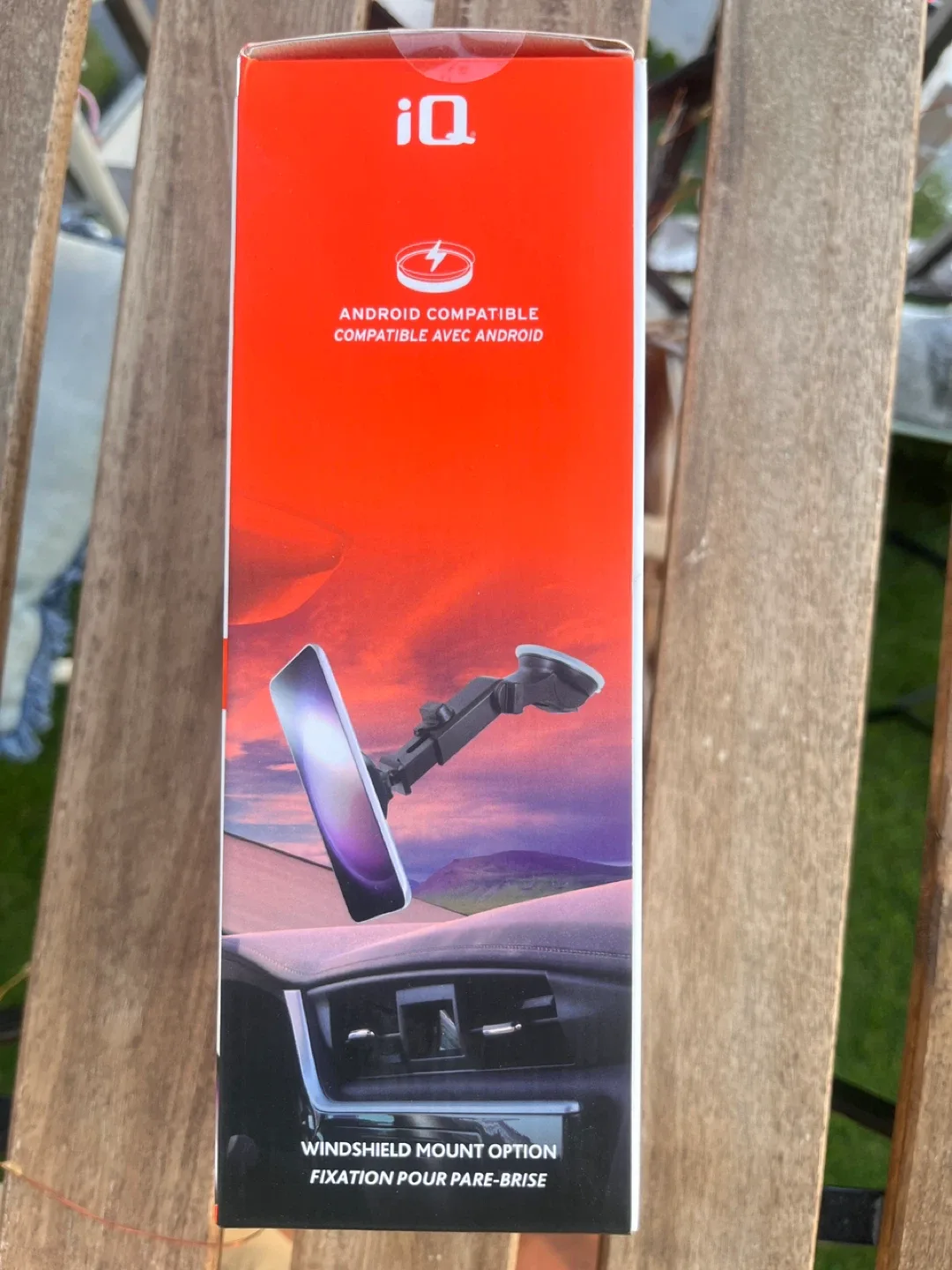 New iQ Magnetic Wireless Car Charger + 4x Mount Kit image indicator(4)