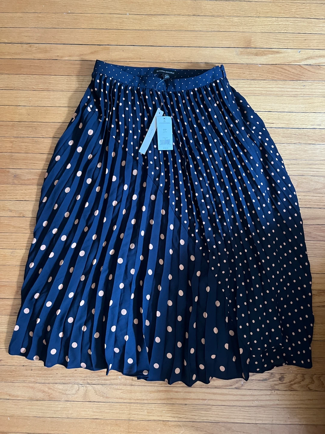 Banana Republic Polka Dot Pleated Skirt 00P
