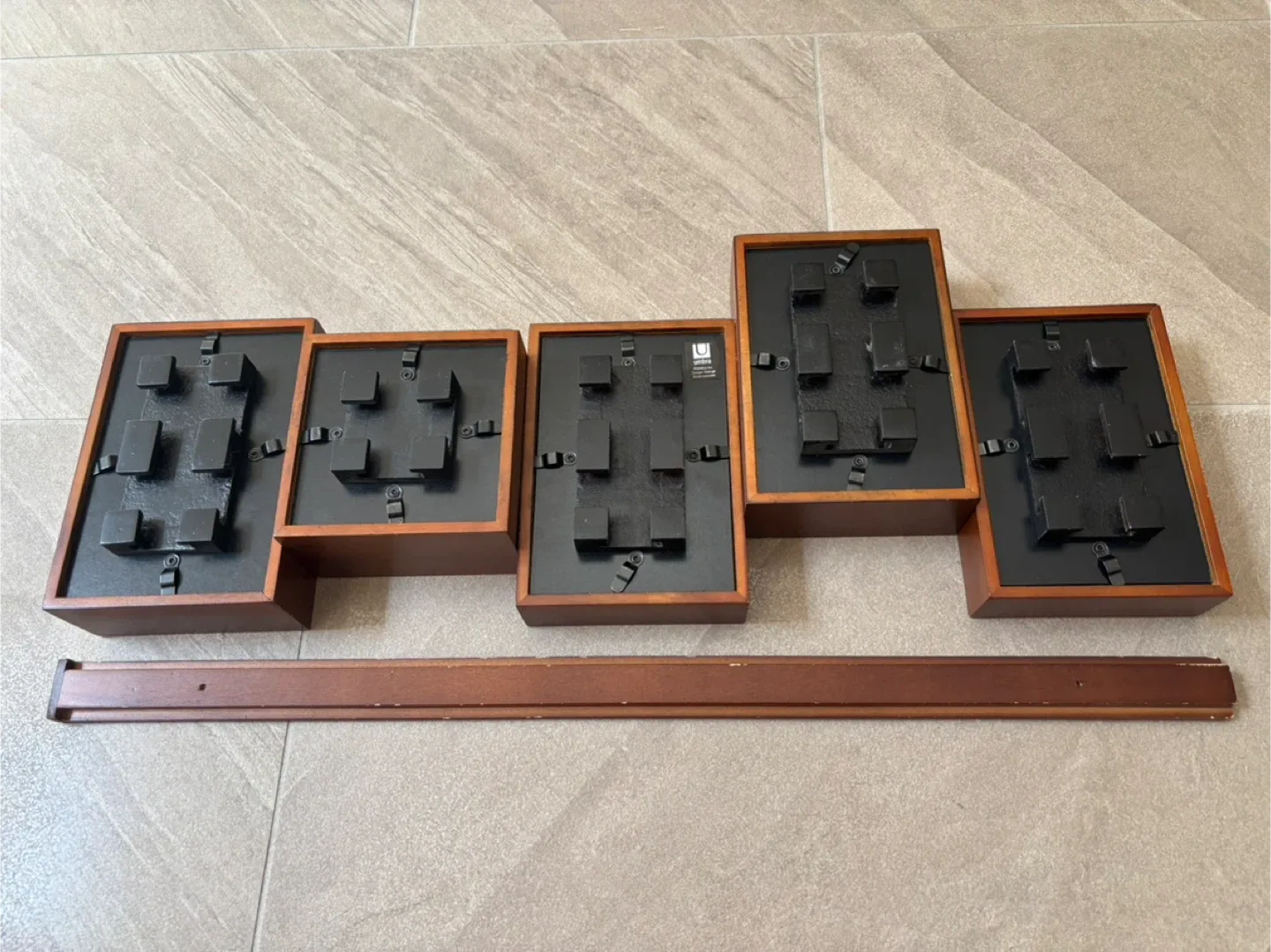 Umbra Hangit Photo Display image indicator(4)