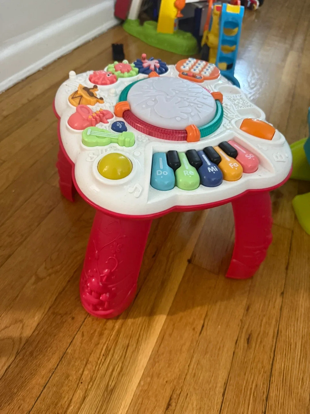 VTech 2-in-1 Learn & Discover Table thumbnail