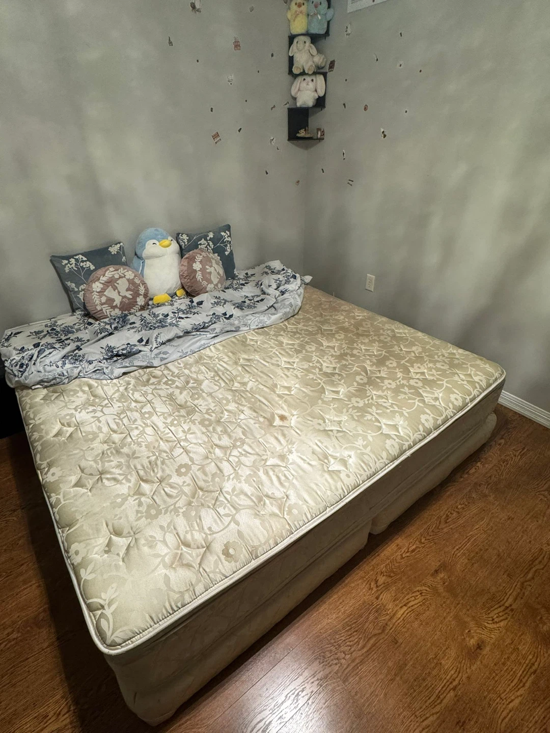 Floral Patterned Bedding Set