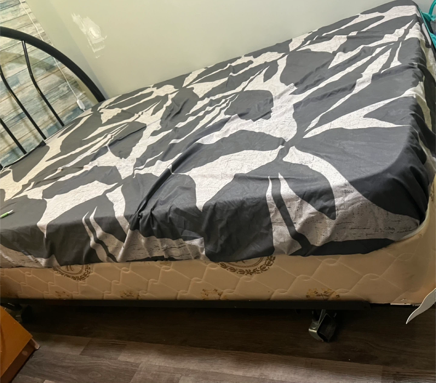 Bed frame with mattress - photo 2