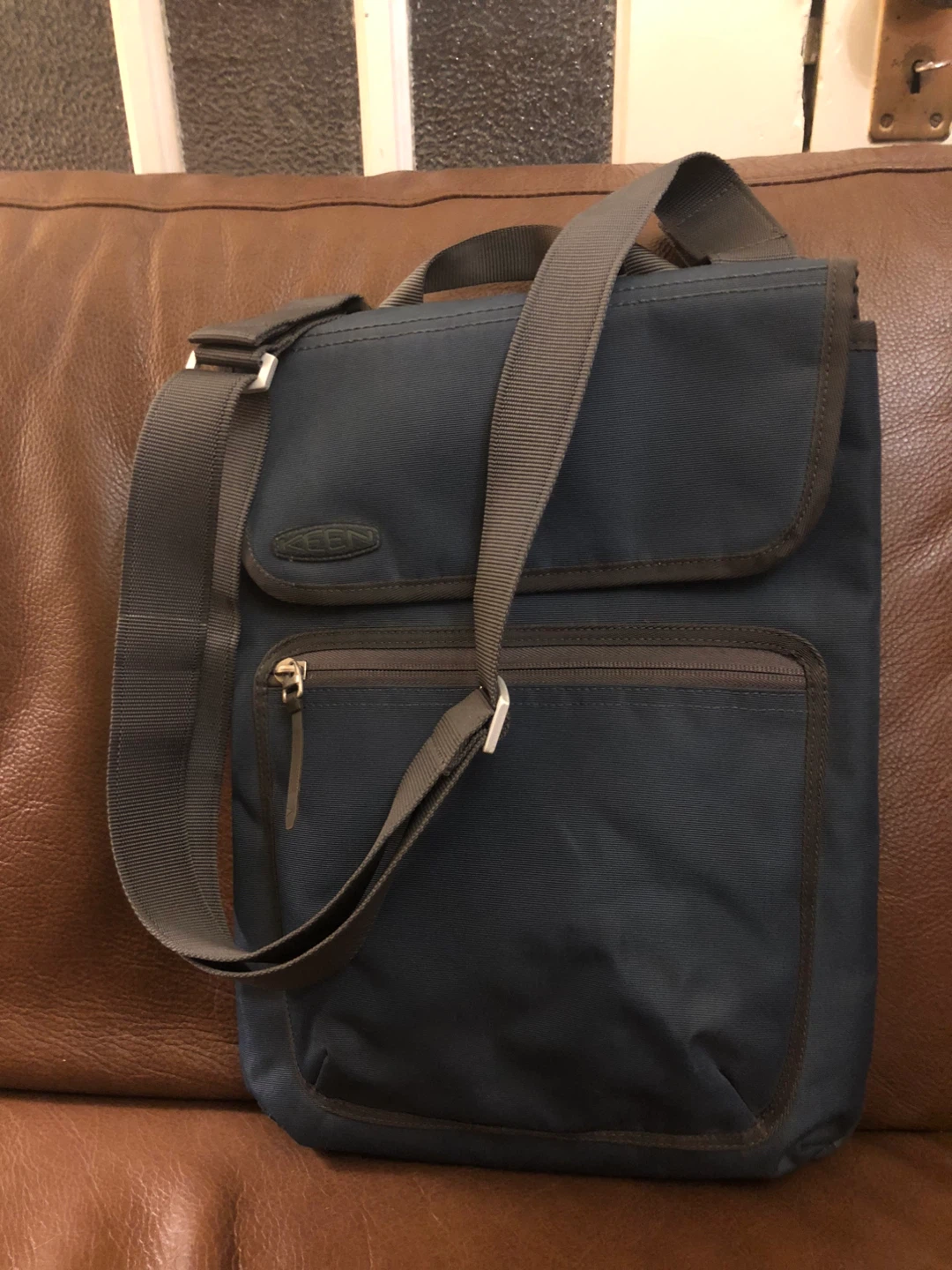 Brand New: Keen “Langley” Laptop Bag - photo 2