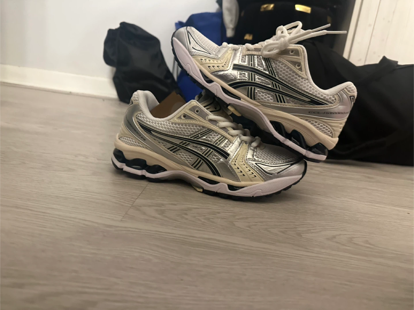 Asics Gel-1090 V2 White/Silver Shoes - photo 4