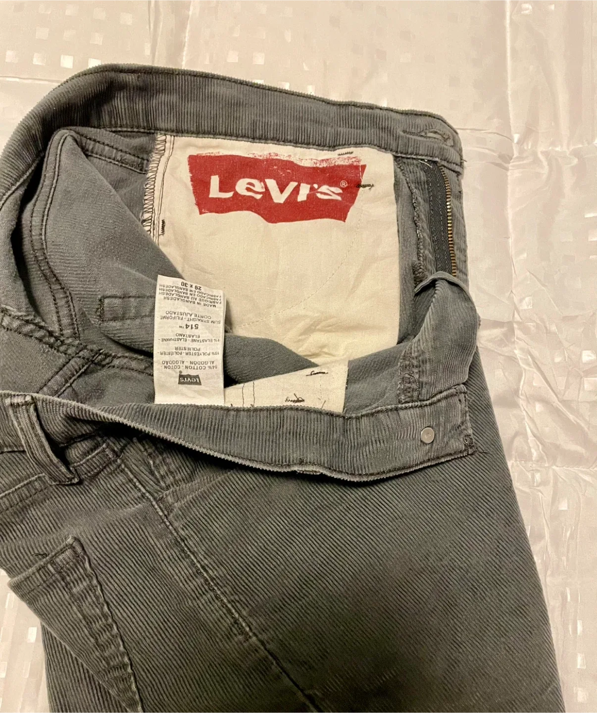Levi's 514 Slim Straight Corduroy jeans size 29x30 image indicator(2)