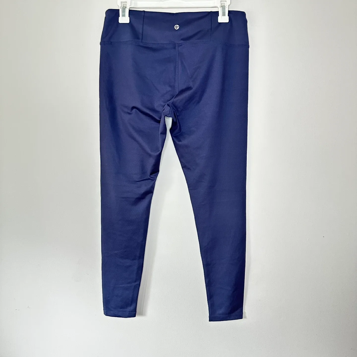 Lot 3 Assorted Leggings Manduka Marika L’urv Size Large image indicator(4)