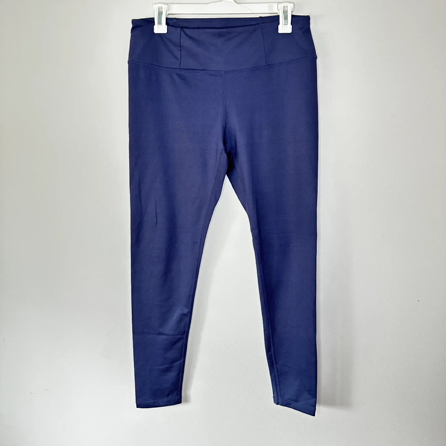 Lot 3 Assorted Leggings Manduka Marika L’urv Size Large image indicator(2)