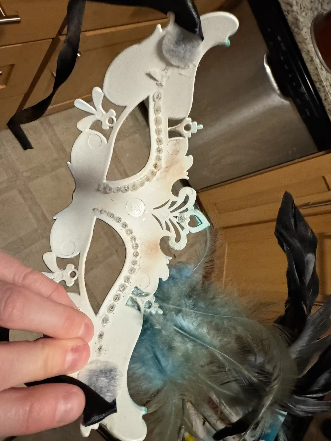 Masquerade Mask with Feathers image indicator(4)