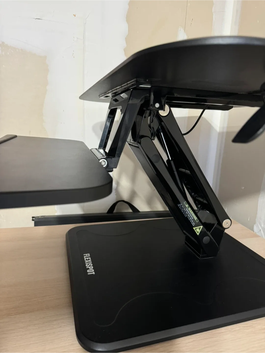 Flexispot Standing Desk Converter - Black image indicator(5)