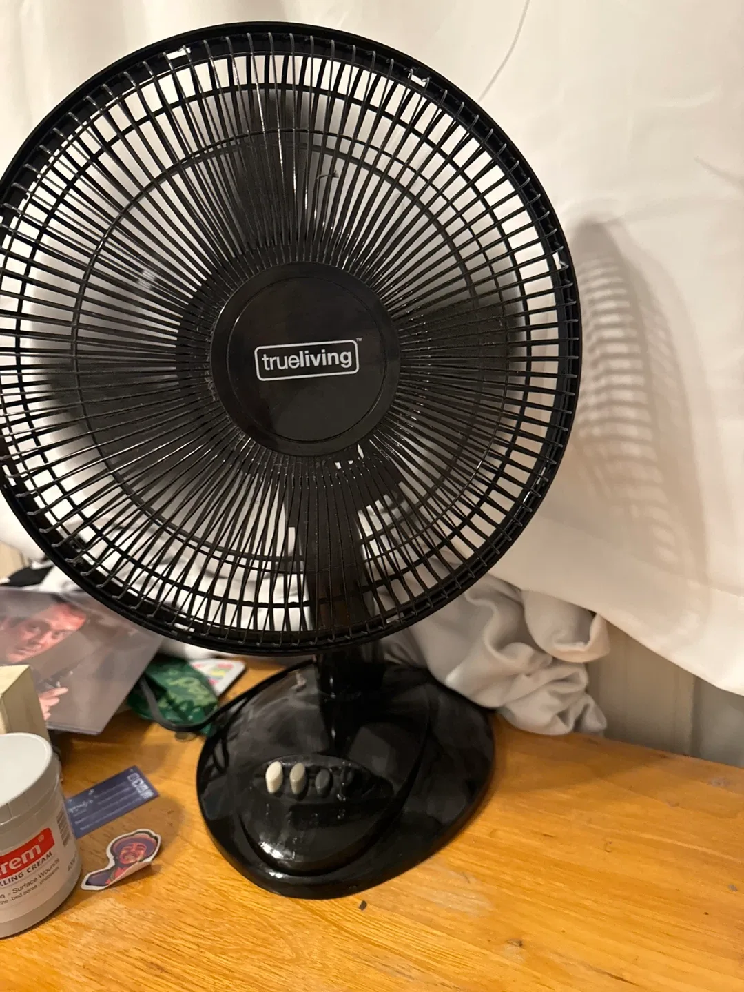 Trueliving Black Table Fan image indicator(2)