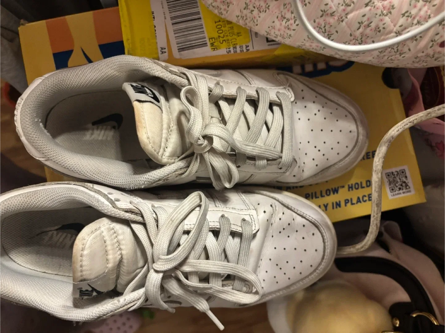 Nike Dunk Low White Sneakers image indicator(2)