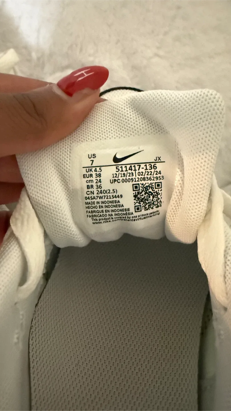 Nike Air Max Correlate Sneakers - Size US 7 image indicator(5)