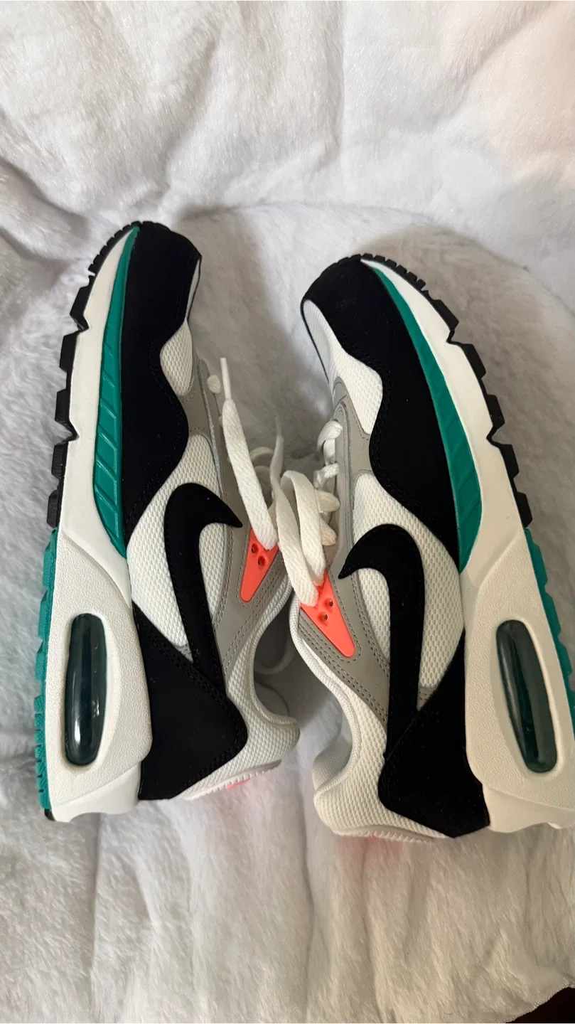 Nike Air Max Correlate Sneakers - Size US 7 image indicator(2)