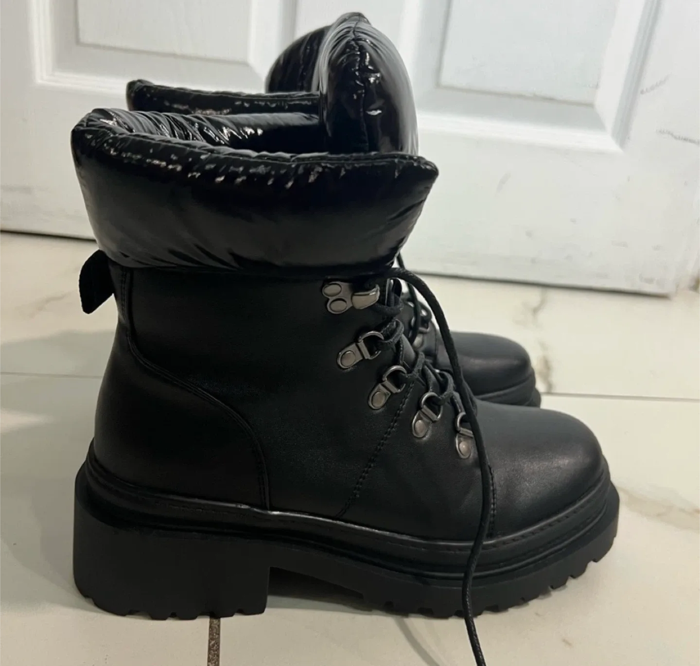 Black Padded Collar Lace-Up Boots - Size 7.5 image indicator(2)